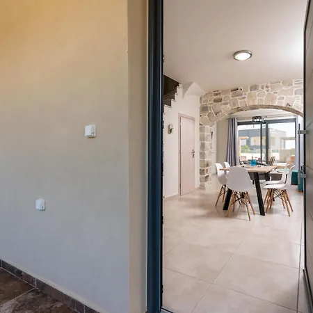 Elmara Luxury 1 - Next To The *